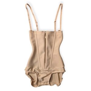 SKIMS Body Core Sculpt Waist Cincher Butt Lifting Brief Shapewear Size XS NWT